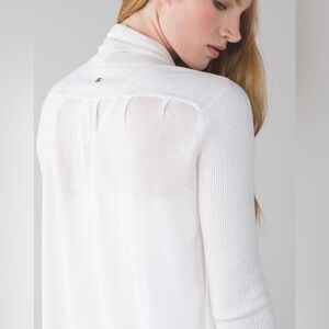 Lululemon Universal Wrap